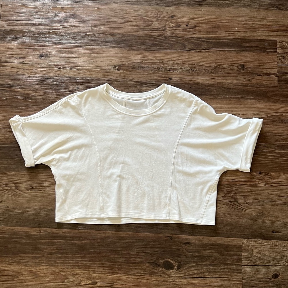 Lululemon White Cropped Tee